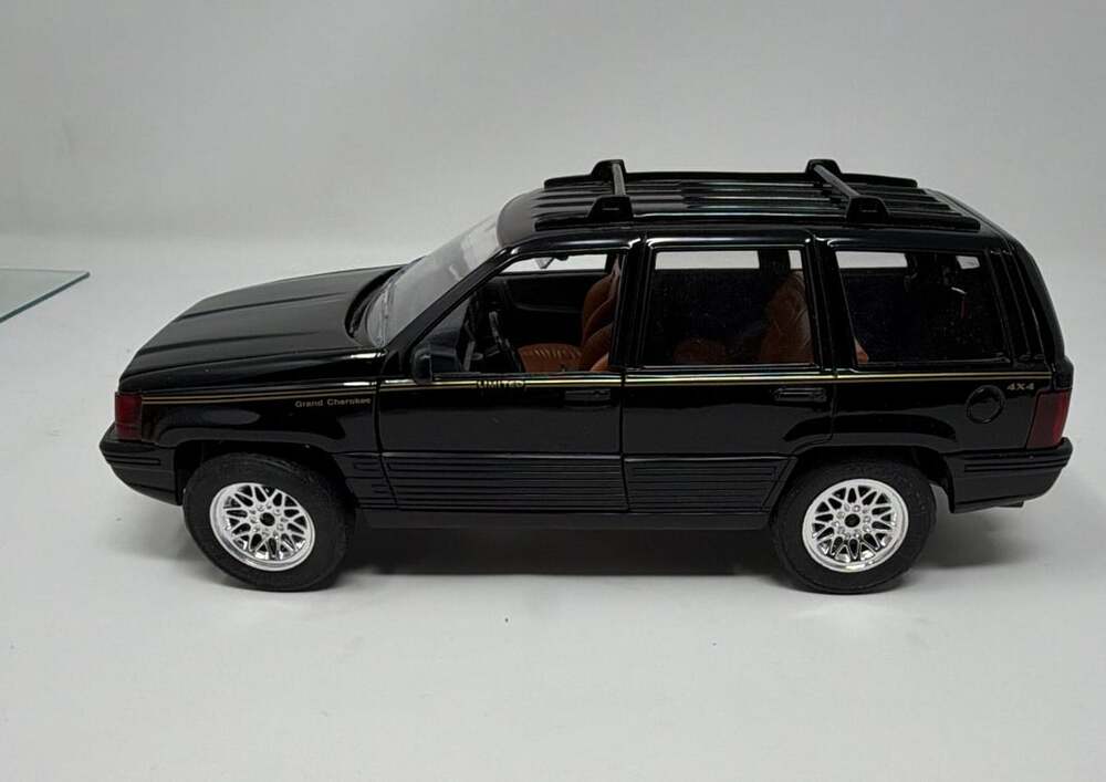 Majorette 1:18 Jeep Grand Cherokee Limited Club Metal Diecast Model 4415